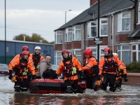 Inundații grave în Marea Britanie. Autoritățile au emis peste 100 de alerte. VIDEO