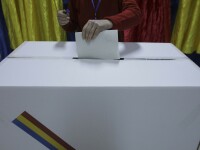 Românii votează în secțiile de votare din țară pentru alegerile prezidențiale 2019, turul 2 - 3