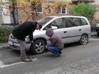 Zeci de mașini vandalizate într-o singură noapte la Craiova. Cum au fost găsite de proprietari
