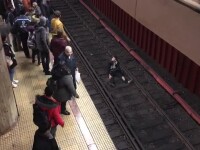 Un tânăr s-a așezat pe șina de metrou, la Piața Unirii. „Nu pot să trăiesc fără ea”