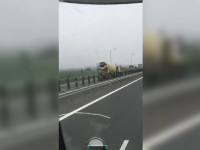 Pericol pe autostrada Timișoara-Arad. O betonieră a mers zeci de kilometri pe contrasens
