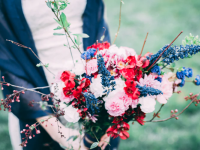 (P) Ce preferi dintre buchete de flori și flori în cutii? Noi îți propunem să le alegi pe ambele!