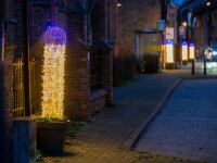 Lumini de Crăciun în formă de penis într-un oraş belgian. Ce explicație are primarul