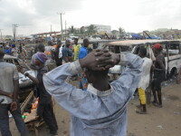 Mai mulți morți și zeci de răpiți, după un atac asupra unui moschei în Nigeria. Au fost 100 de atacatori