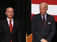 Un hispanic cu origini românești va fi numit de Joe Biden ca șef al Homeland Security