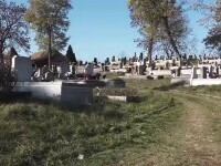 Mai multe morminte dintr-un cimitir din județul Mureș, distruse de hoți