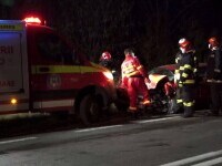Un șofer de 72 de ani a adormit la volan pe un drum din Mureș. A murit după ce a intrat într-o dubă