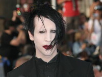 Dezvăluiri șocante despre Marilyn Manson. Artistul a avut o cușcă de sticlă în care și-ar fi abuzat iubitele
