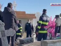 Momente de groază în Dâmbovița. Părinții unui copil au descoperit că mormântul copilului lor a fost profanat: ”Niște sadici”