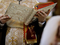 Arhiepiscopia cere dovezi după ce preoți din Botoșani ar fi dat afară din biserică enoriașii vaccinați