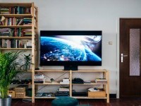 (P) De ce să ții cont când vrei să cumperi un televizor smart?