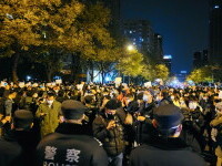 Protestele violente continuă în China. Manifestări fără precedent împotriva regimului președintelui Xi Jinping