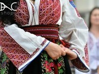 (P) Bluzele tradiționale și iile, la mare căutare în era fast-fashionului