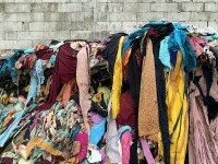 România, codașă la reciclarea hainelor: 99% dintre textile ajung la groapa de gunoi sau sunt incinerate