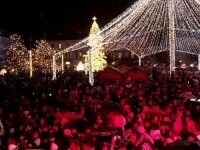 Târgul de Crăciun din Cluj-Napoca s-a deschis cu un spectacol de lumini. Plimbare virtuală cu sania Moșului