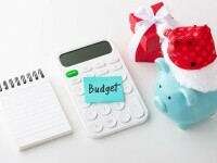(P) Pregătiri financiare pentru sărbători: Cum să te bucuri de Crăciun fără stres financiar