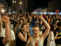 Liderul Serbiei, avertisment la adresa protestarailor săi. Miting pro-Vucic, organizat la un an după tragedia din Novi Sad