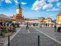 sibiu, oameni pe strada
