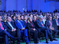 Năstase și Ponta, din nou în prima linie a PSD, în fața scenei pe care candidatul unic, Grindeanu, a fost anunțat președinte