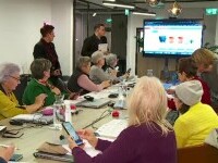 Cursuri gratuite la Cluj pentru seniori: cum învață vârstnicii să se protejeze de fraudele online