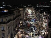 Magia sărbătorilor a început deja în Marea Britanie. Câteva străzi din Londra au fost împodobite