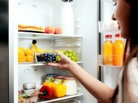 Gesturi simple care îți pot reduce facturile la jumătate. Un frigider necurățat poate consuma și de două ori mai mult