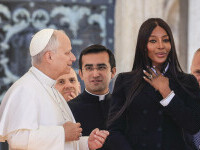Naomi Campbell s-a întâlnit cu Papa Leon al XIV-lea la Vatican. Ce cadou inedit i-a oferit. GALERIE FOTO