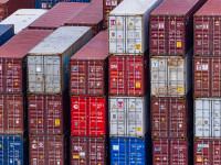 Inspectorii vamali au descoperit mărfuri contrafăcute în containere din China, destinate Moldovei. Prejudiciu uriaș