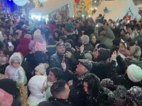 Târgurile de Crăciun se deschid la temperaturi de 18 grade. Craiova simulează iarna cu zăpadă sintetică