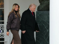 Melania Trump, apariție remarcabilă la brațul lui Donald Trump, de Ziua Recunoștinței. Ce ținută a purtat. GALERIE FOTO