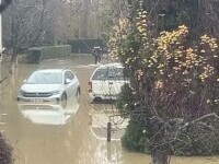 Inundații puternice la Pitești și Breaza. Pompierii au scos apa din curtea DNA