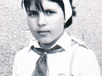 Elena Udrea, de la coronita de premianta, la mop si andrele