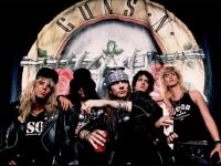 Trupa Guns N' Roses, retinuta la vama canadiana pentru posesie de arma. Ce s-a intamplat