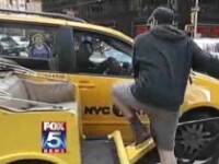 Bataie spectaculoasa pe Broadway, intre doi taximetristi! VEZI VIDEO!