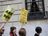 Miliardarii s-au trezit cu Iadul la usa. Miscarea 