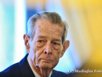 Regele Mihai, aplaudat minute in sir in Parlamentul Romaniei. 250 de invitati au asistat la discurs