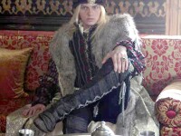 Andrej Pejic, controversatul model sarb, in rolul domnitorului roman Radu cel Frumos. FOTO