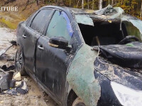masina distrusa de urs in Siberia