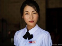 Nu sunt la curent cu trendurile internationale, dar poarta tocuri si haine colorate. Cum arata femeile din Coreea de Nord