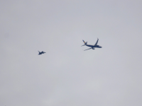 Avion al companiei Ryanair, escortat de avioane de luptă pe aeroportul Luton