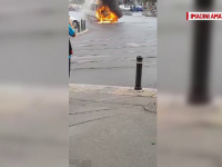 Un microbuz a luat foc în trafic, luni după-amiază, în Capitală