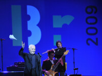 Marele artist Charles Aznavour a murit la vârsta de 94 de ani