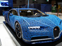 Bugatti Chiron făcut din lego, expus la Salonul Auto de la Paris