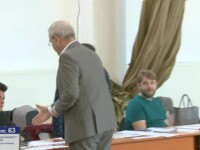Un membru al secției de votare a refuzat să dea mâna cu Dragnea. Reacția șefului PSD