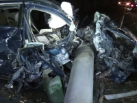 Accident teribil în Suceava: mașina a luat foc. Martorii sunt uimiți că pasagerii trăiesc