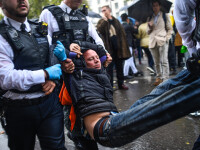 Proteste pentru climă organizate de Extinction Rebellion la Londra, Berlin şi Paris