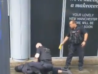 Atac într-un mall din Manchester. Cinci oameni sunt răniţi, atacatorul a fost arestat