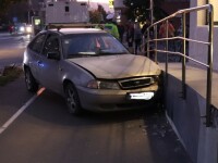 Motivul teribil pentru care un șofer a intrat cu mașina într-o bancă în Miercurea Ciuc