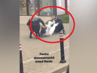 Momentul în care polițiștii din Bacău se chinuie să imobilizeze un bărbat. VIDEO