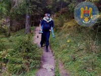 Copil de 9 ani, accidentat în Munţii Bucegi, cărat în spate de jandarmi un kilometru